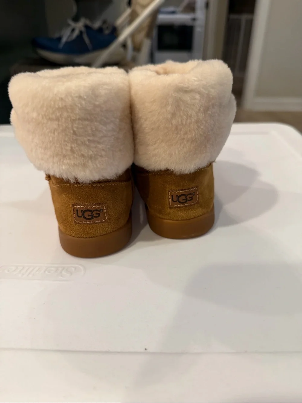 Little girls size 9 suede fur UGG boots
